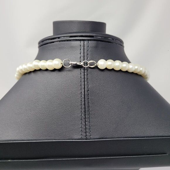 Princess Choker Necklace 17.5" Graduated Faux Pearl Classic Layering Piece - Picture 7 of 9